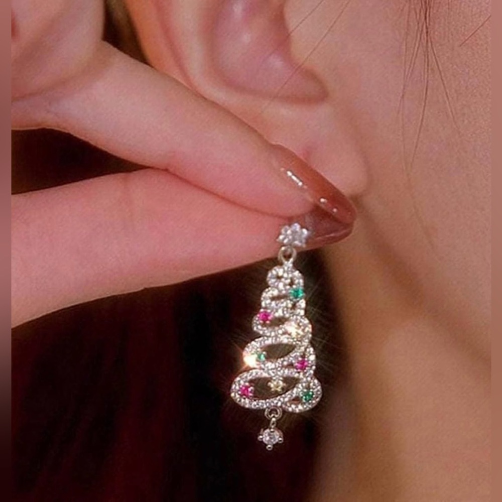 🎉HP🎉Festive Silver Pave Rhinestone Christmas Tree Earrings